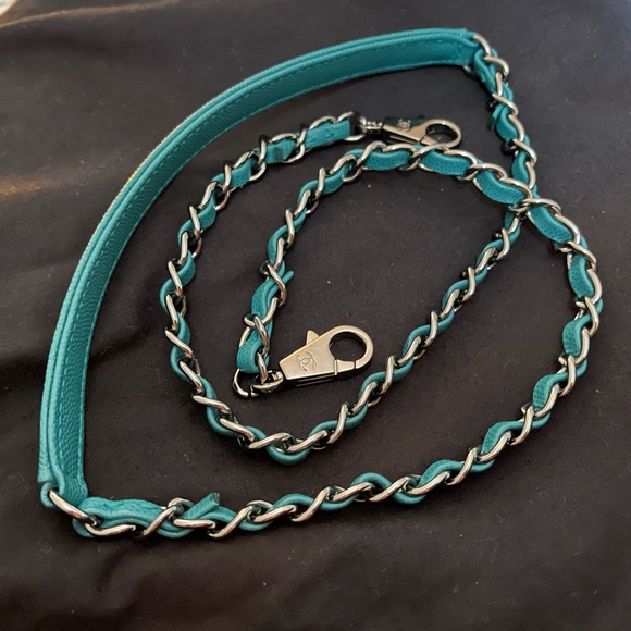 (SOLD)CHANEL Coco Top Handle Vert in Chevron - Picture 8 of 9